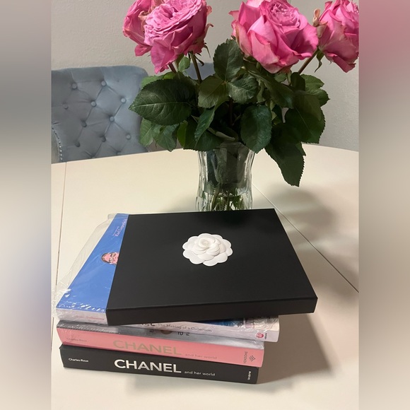 ❌SOLD❌AUTHENTIC CHANEL CLASSIC PEARL LONG CC NECKLACE! - Picture 9 of 11